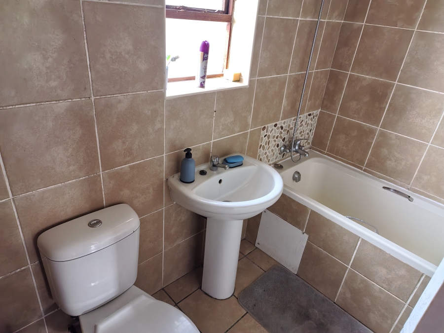 2 Bedroom Property for Sale in Windsor Park Eastern Cape